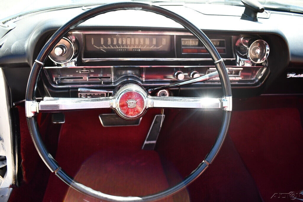 1963 Cadillac DeVille Restored Convertible Rare buckets consol !! - photo 12