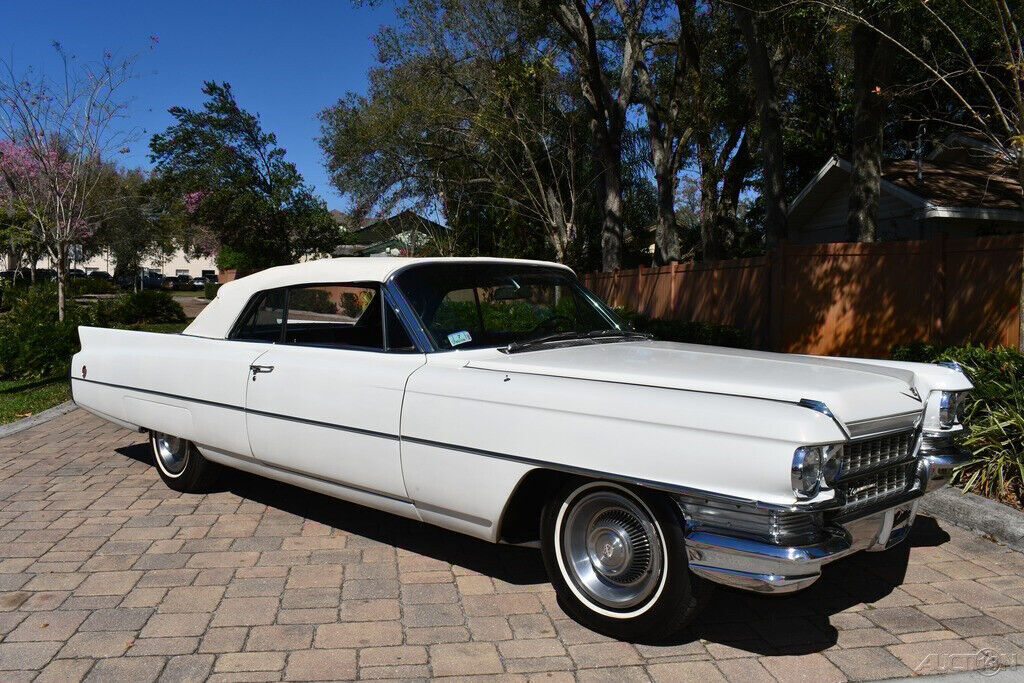 1963 Cadillac DeVille Restored Convertible Rare buckets consol !! - photo 3