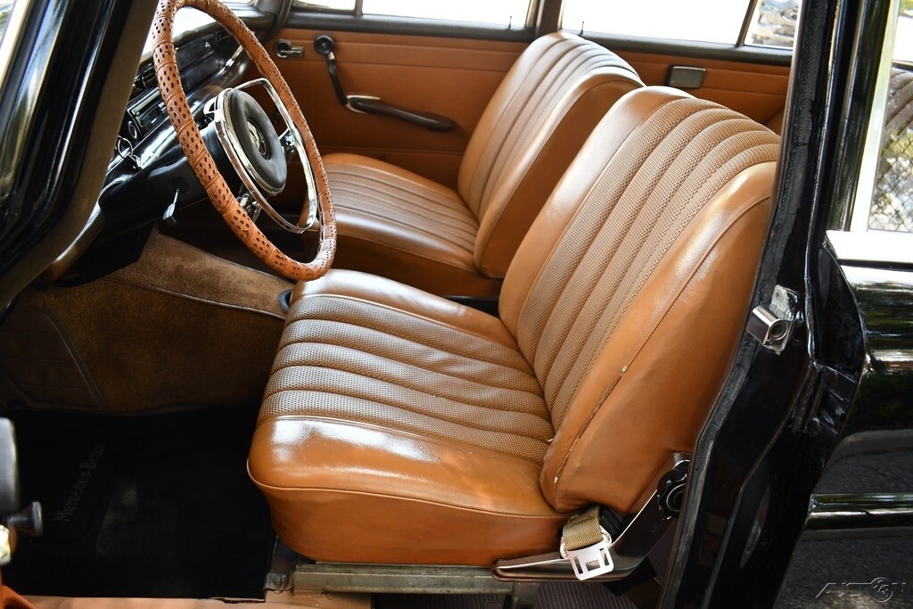 1967 Mercedes-Benz 200-Series - photo 13