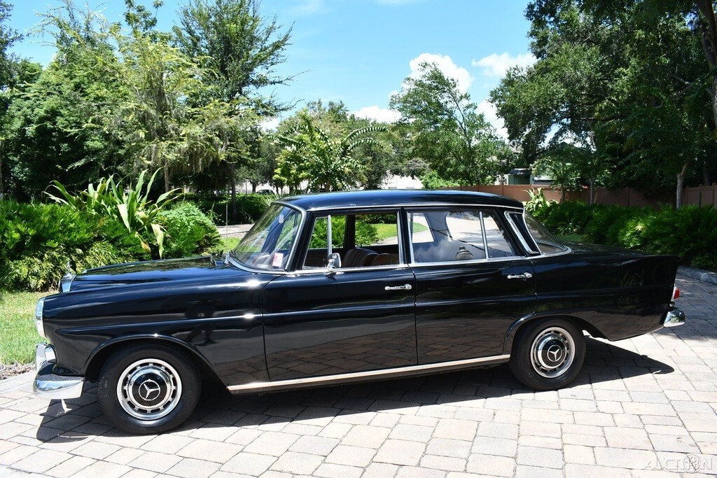 1967 Mercedes-Benz 200-Series - photo 5
