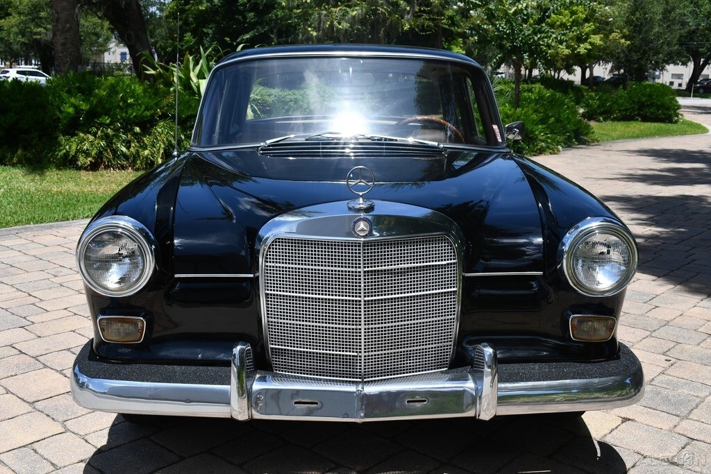 1967 Mercedes-Benz 200-Series - photo 8