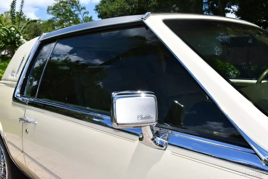 1984 Cadillac Eldorado 2dr Coupe Biarritz Triple yellow 69ks - photo 10