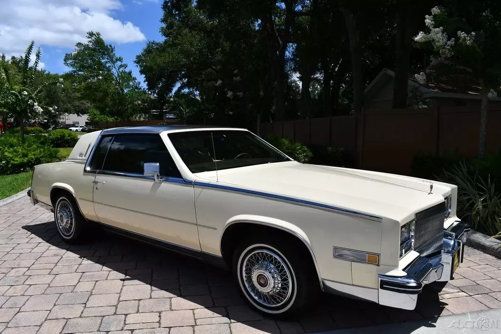 1984 Cadillac Eldorado 2dr Coupe Biarritz Triple yellow 69ks - photo 2