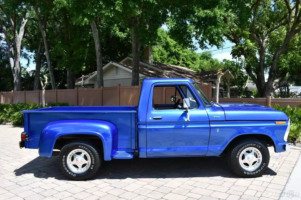 1977 Ford F-100 Beautiful Restoration Stunning color's - photo 6