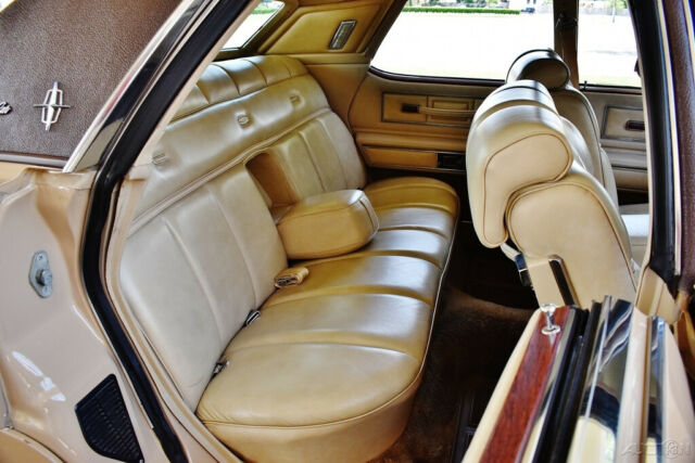 1973 Lincoln Continental Fully loaded rare Town Car - photo 12