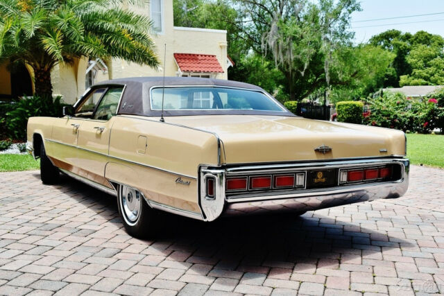 1973 Lincoln Continental Fully loaded rare Town Car - photo 3