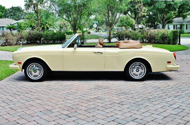 1982 Rolls-Royce Corniche Spectacular Convertible - photo 10