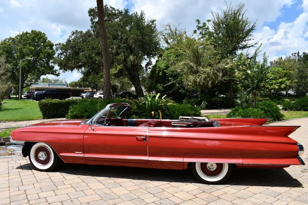 1961 Cadillac Convertible 390 v-8 loaded A/C Power Steering, - photo 9