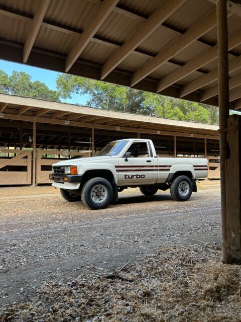 1986 Toyota Pickup - photo 4