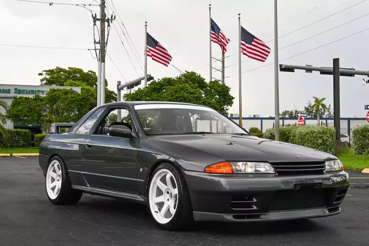 Skyline GT-R (R32) | HKS V-Cam | Alcon Brakes | High Response Build 1993 Nissan GT-R Esprit Customer Car
