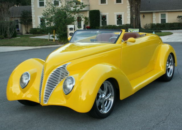 1937 Ford HOT ROD ROADSTER - 350 V-8 - 2K MI