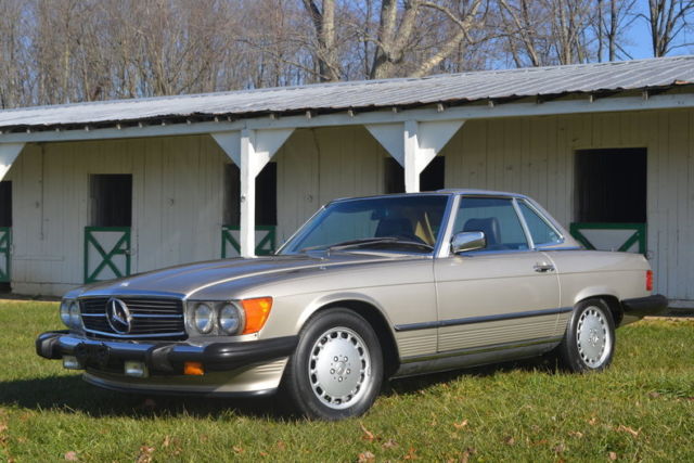 1987 Mercedes-Benz 560SL Base Convertible 2-Door - photo 3