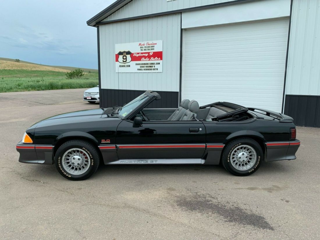1988 Ford Mustang - photo 2