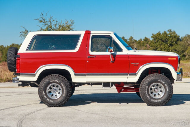 1986 Ford Bronco XLT - (Fully Restored) - photo 10
