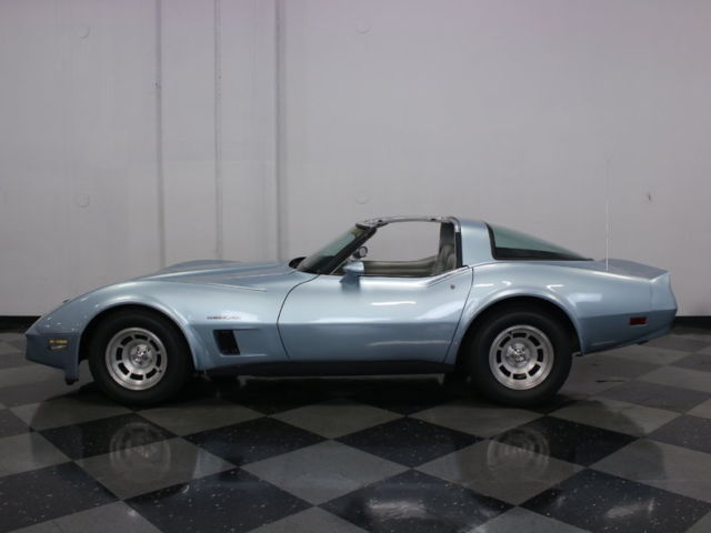 1982 Chevrolet Corvette Base Coupe 2-Door - photo 2