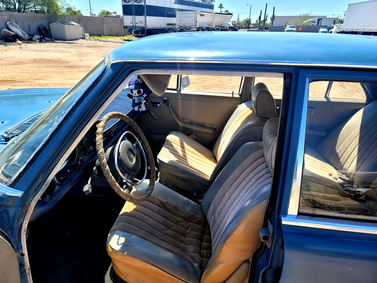 1969 Mercedes-Benz 220d Diesel 115 200 Series - photo 11