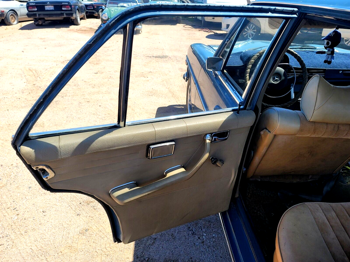 1969 Mercedes-Benz 220d Diesel 115 200 Series - photo 12