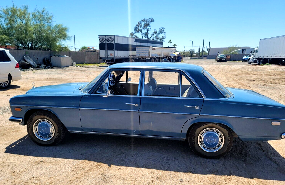 1969 Mercedes-Benz 220d Diesel 115 200 Series - photo 3