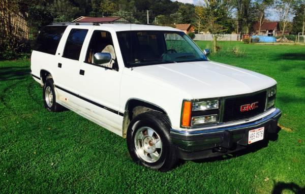 SOLID!!! 1993 GMC k1500 suburban SLE 5.7l Little or NO RUST. NICE!!!!!!! 1993 GMC Suburban SLE