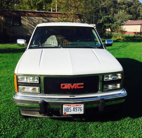 1993 GMC Suburban SLE - photo 2