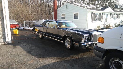 Solid as a rock 77 Continental Town Coupe needs freshening up..... 1977 Lincoln Continental Town Coupe