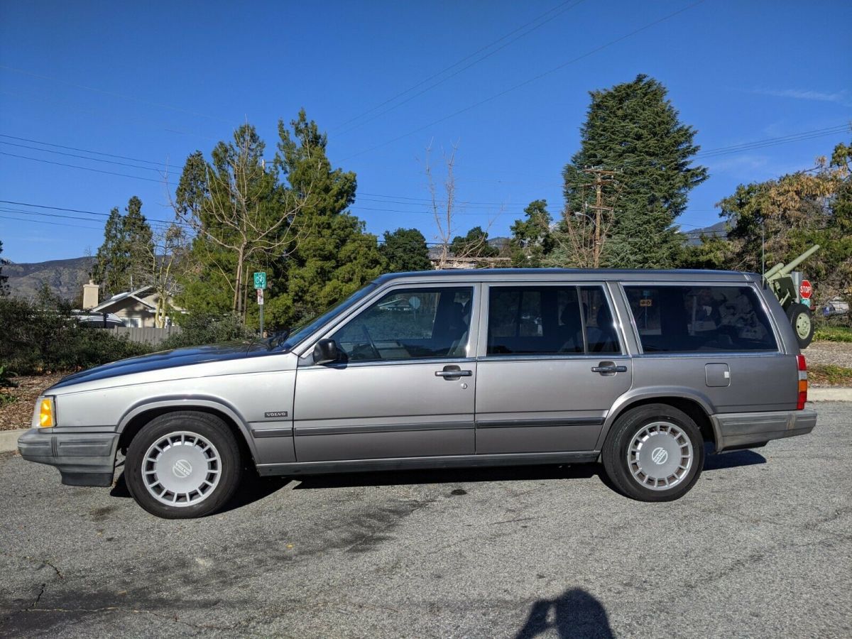 1990 Volvo 740 GL Estate - photo 2