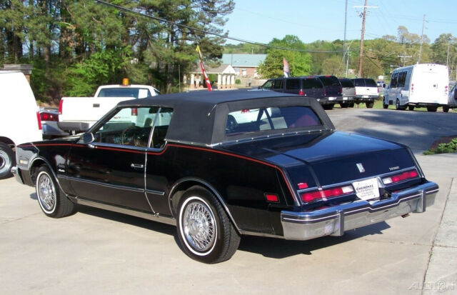 1985 Oldsmobile Toronado BROUGHAM 1 FAMILY OWNED LIMITED EDITION ROADSTER COACH - photo 5
