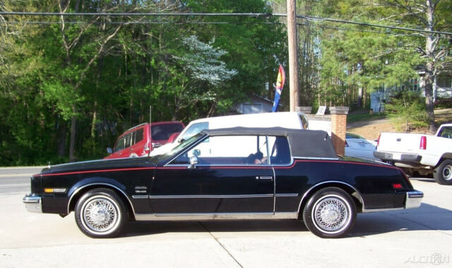 1985 Oldsmobile Toronado BROUGHAM 1 FAMILY OWNED LIMITED EDITION ROADSTER COACH - photo 6