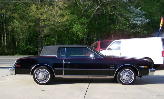 1985 Oldsmobile Toronado BROUGHAM 1 FAMILY OWNED LIMITED EDITION ROADSTER COACH - photo 7