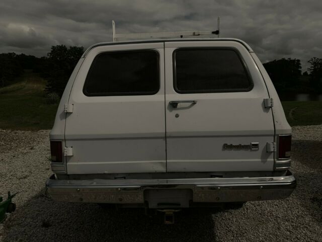1988 GMC Suburban V1500 - photo 2
