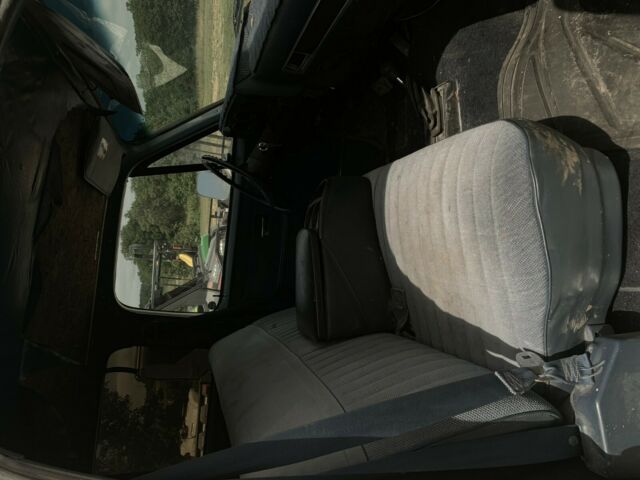 1988 GMC Suburban V1500 - photo 5