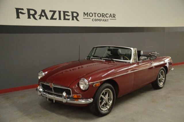 Solid well sorted early Chrome bumper MGB Roadster 1974 MG MGB