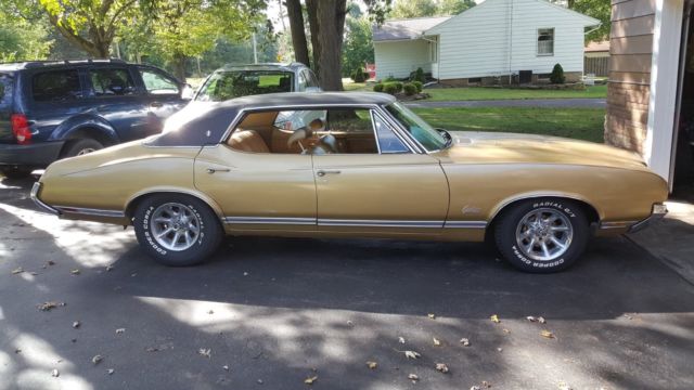 SOMONE MAKE ME A GOOD OFFER BEFORE IT ENDS! 1970 Oldsmobile Cutlass gold
