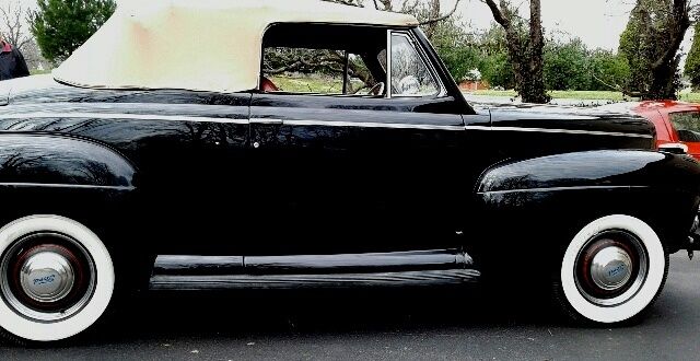 1941 Ford Super DeLuxe Convertible - photo 2
