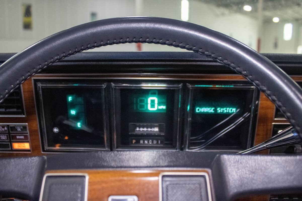 1989 Lincoln Town Car Signature - photo 12