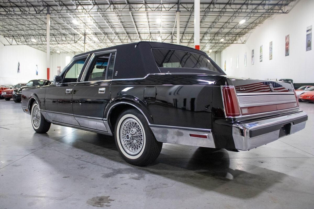 1989 Lincoln Town Car Signature - photo 5