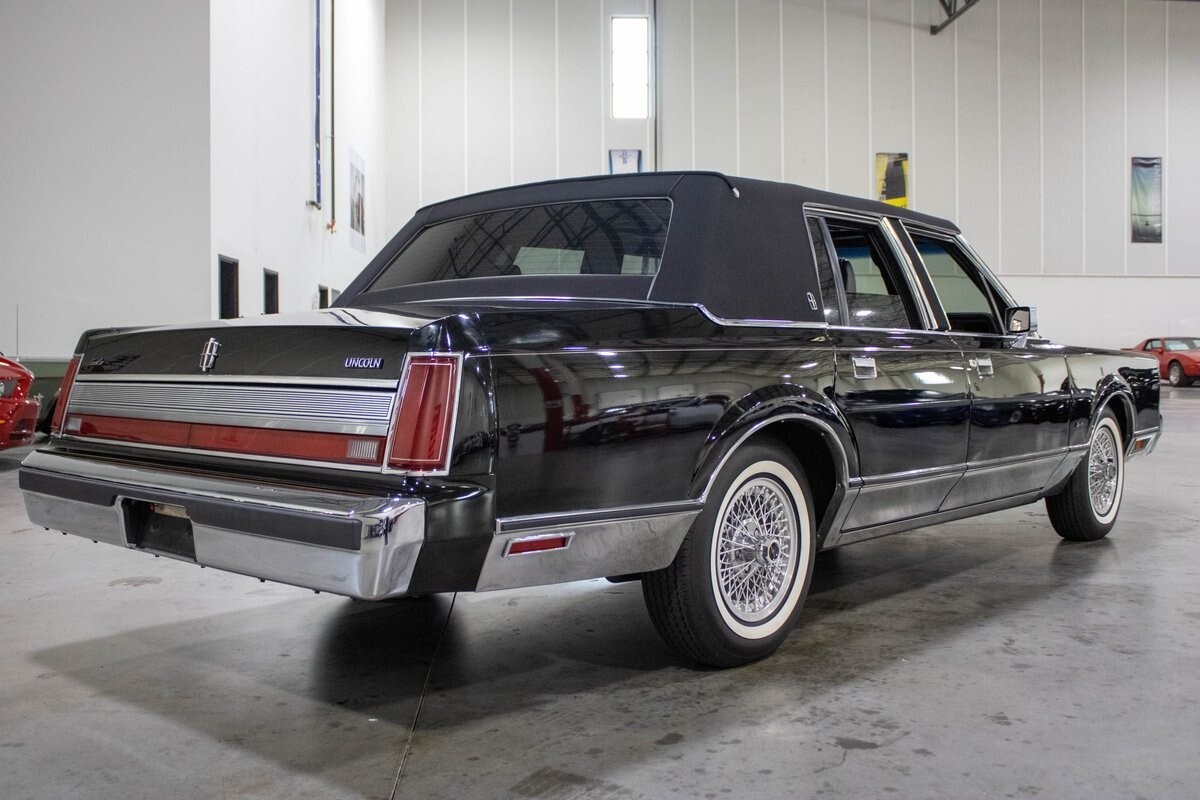 1989 Lincoln Town Car Signature - photo 7