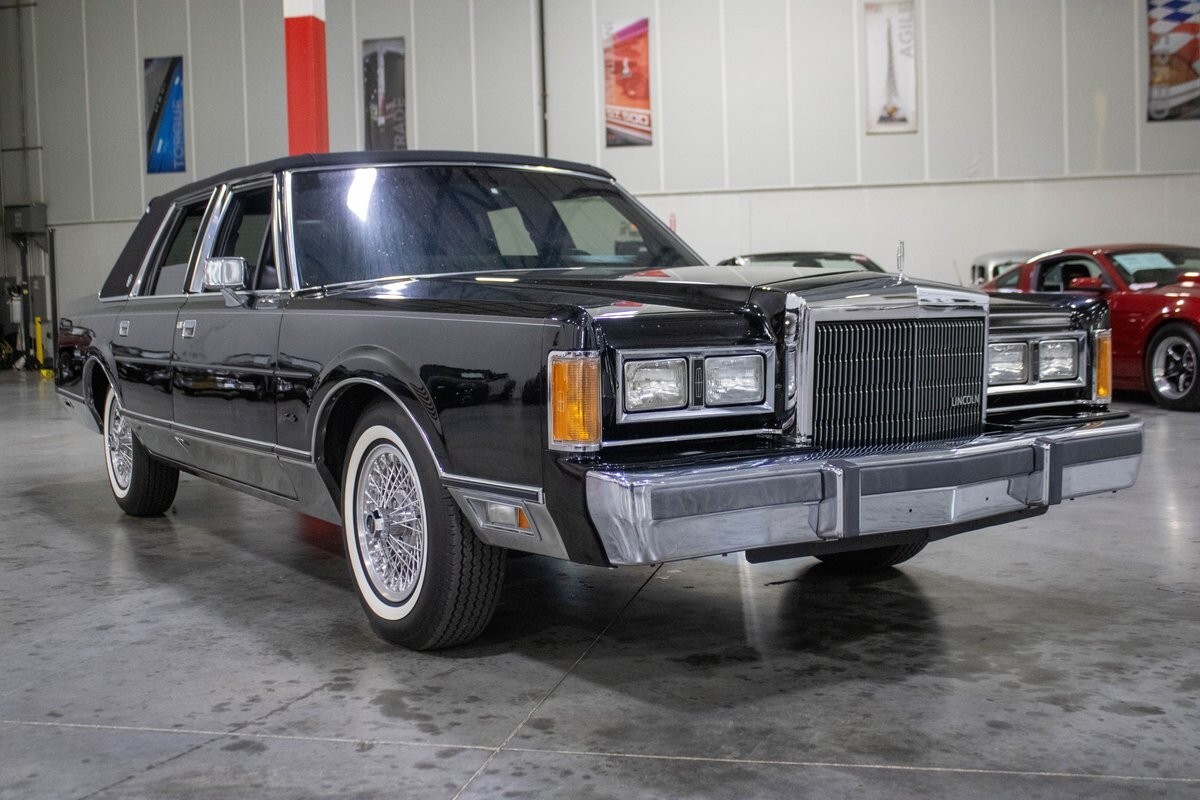 1989 Lincoln Town Car Signature - photo 9
