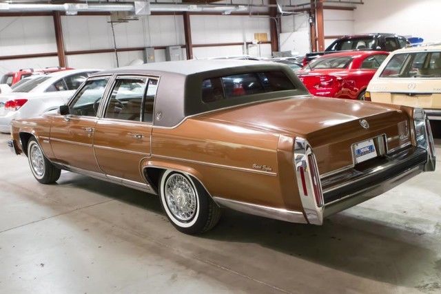 1983 Cadillac Fleetwood Brougham Sedan 4-Door - photo 3