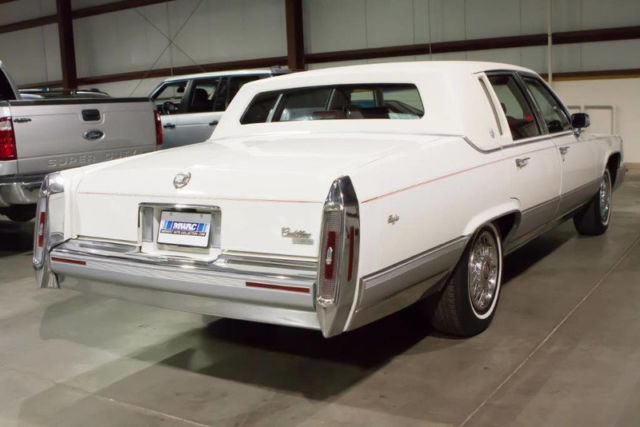 1991 Cadillac Brougham 4dr Sedan - photo 5