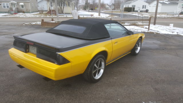 1987 Chevrolet Camaro convertible - photo 3