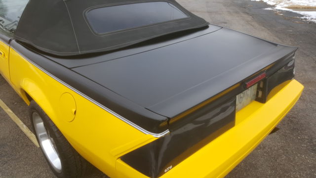 1987 Chevrolet Camaro convertible - photo 5