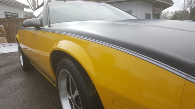 1987 Chevrolet Camaro convertible - photo 8