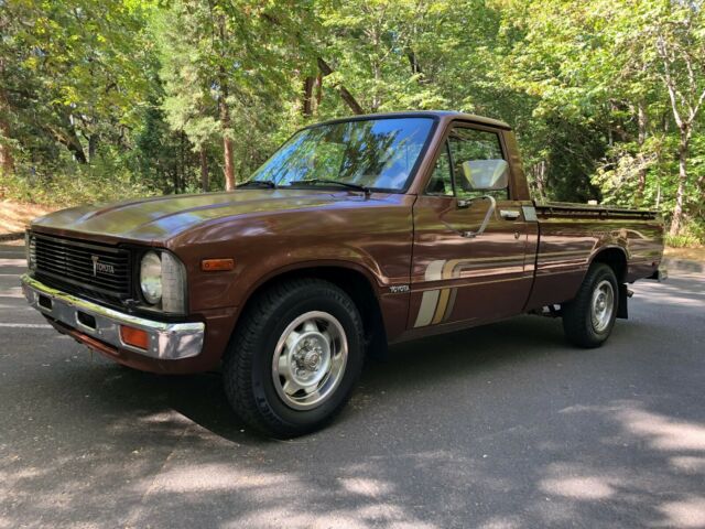 1980 Toyota 2 OWNER SUPER CLEAN LONG BED SR5 - photo 2