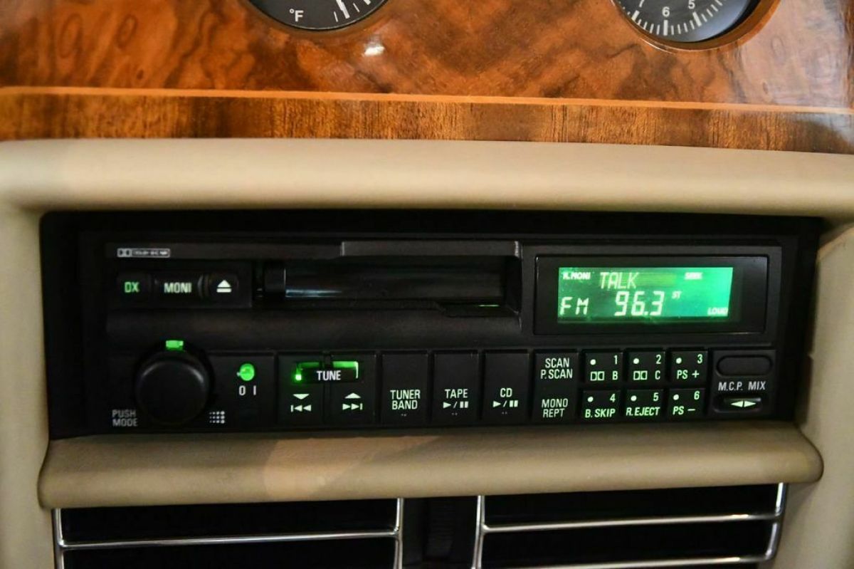1993 Rolls-Royce Silver Spirit/Spur/Dawn CALL PAT STIDHAM 615-319-7478 - photo 7