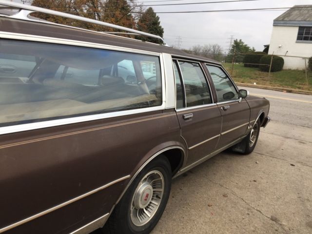 1990 Oldsmobile Custom Cruiser - photo 6
