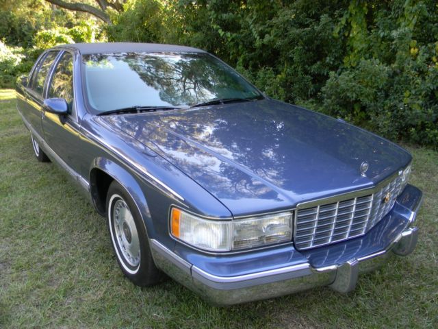 STILL SMELLS FACTORY NEW!! 29K MILES 1994 CADILLAC BROUGHAM!!! 1994 Cadillac Fleetwood