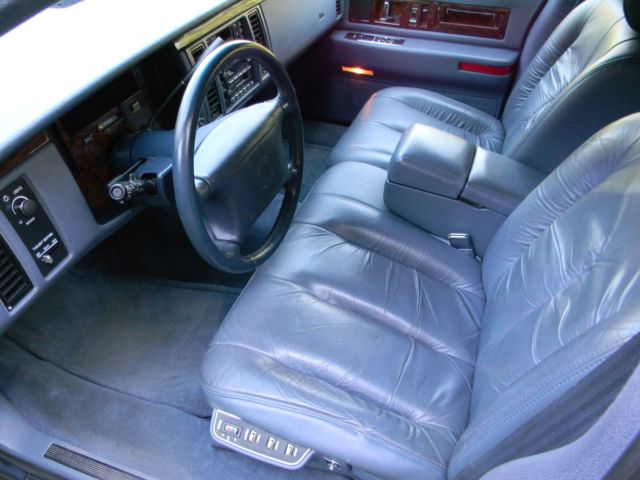 1994 Cadillac Fleetwood - photo 10