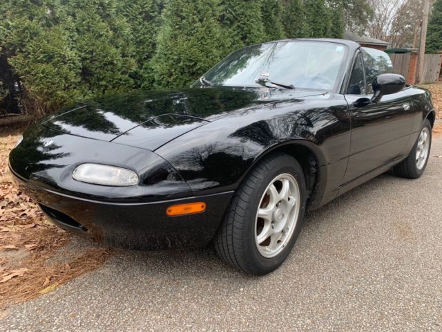 Stock 1994 Mazda Miata MX-5 - barely driven, new top, great shape - Collector! 1994 Mazda MX-5 Miata Leather