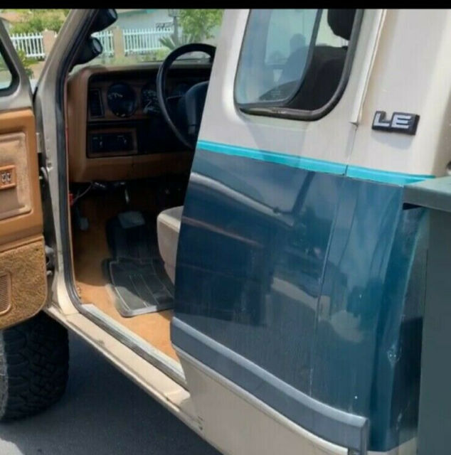 1993 Dodge Ram 2500 - photo 11